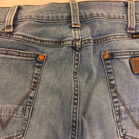 Wrangler Men Regular‎ Straight Leg Light Wash Denim Jeans Casual Comfort 34x33 - Picture 11 of 13